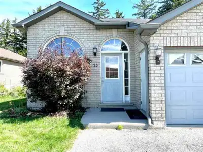Spacious & Comfortable 3-Bedroom, 2-Bathroom House | Loon Ave, Barrie, ON | $2,500 / month Welcome t...