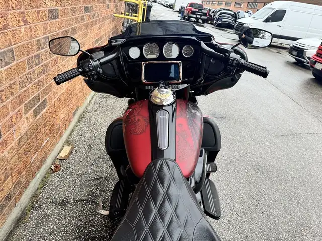 2019 Harley-Davidson Street Glide Special **CUSTOM PAINT** **CAN in Sport Touring in Markham / York Region - Image 31