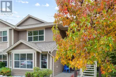 Beautiful ground floor townhome in the very popular & quiet Amblewood Village. This North Nanaimo ho...