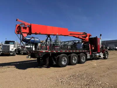 LOW LOW HRS! 2015 Kenworth T800 Tri Drive with Terex General 65 Telelect Digger Derrick Helical Scre...