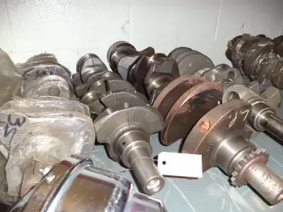 2 CRANKS UN SMALL BLOCK FORD 302-5.0L $150.00 ET UN 351W $150.00 DEMANDEZ MARIO DE LEMIEUX PERFORMAN...