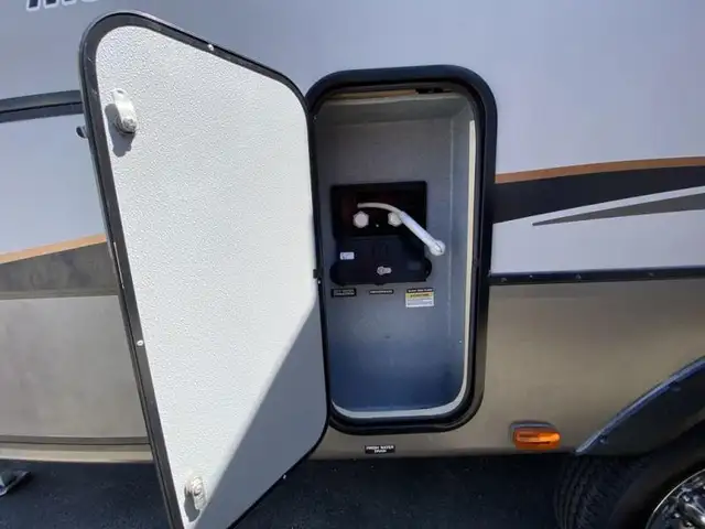 2017 Forest River RV Wildcat Maxx 242RLX in Travel Trailers & Campers in Abbotsford - Image 34
