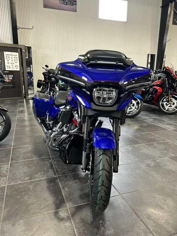 2025 Harley-Davidson CVO Street Glide in Street, Cruisers & Choppers in Sudbury - Image 2
