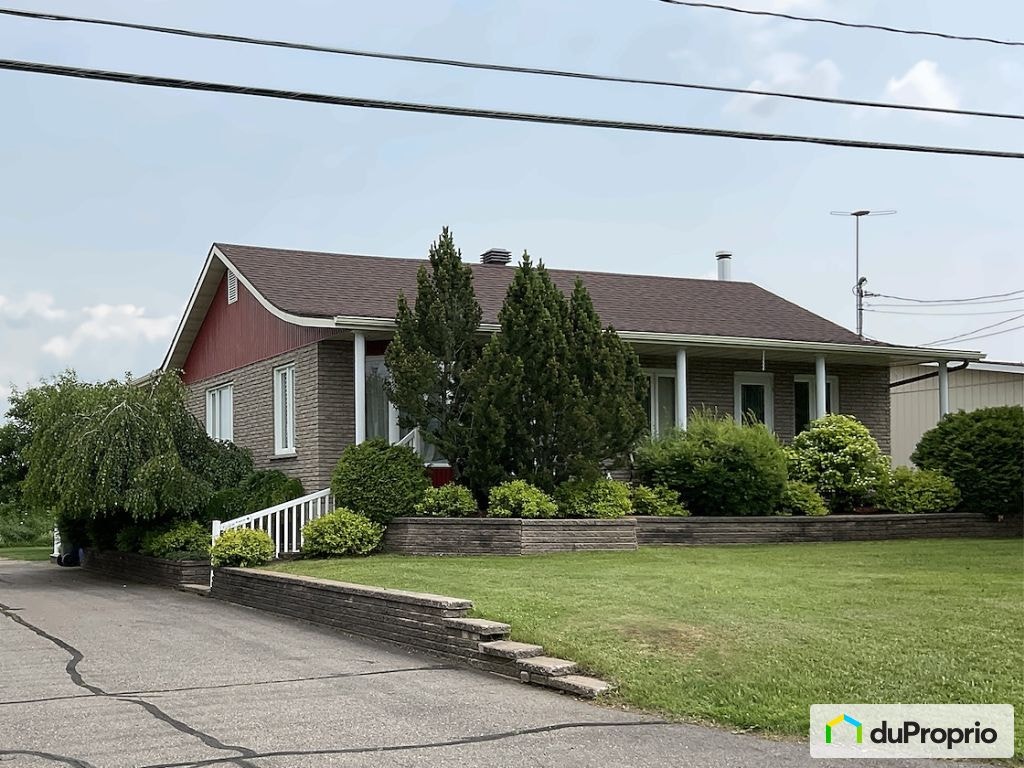 $525,000 - Manufactured home in Métabetchouan-Lac-à-la-Croix — photo 2