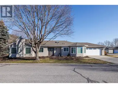 This is the one where you just bring a suitcase. Fully furnished with high-quality furniture. Both b...