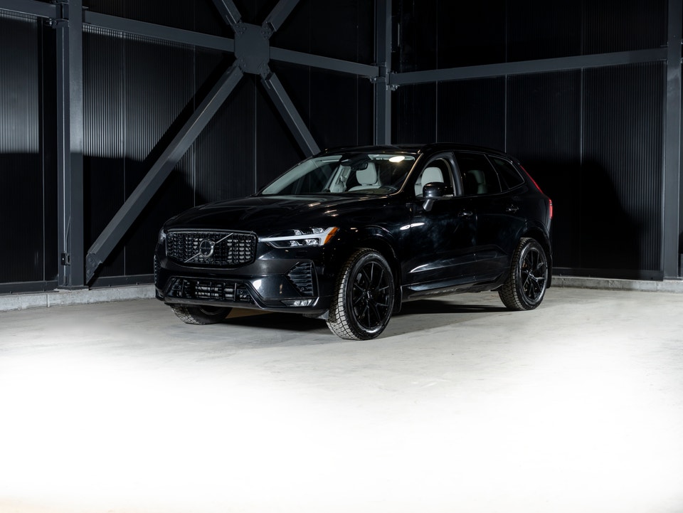2023 Volvo Xc60 B6 Ultimate Dark Theme