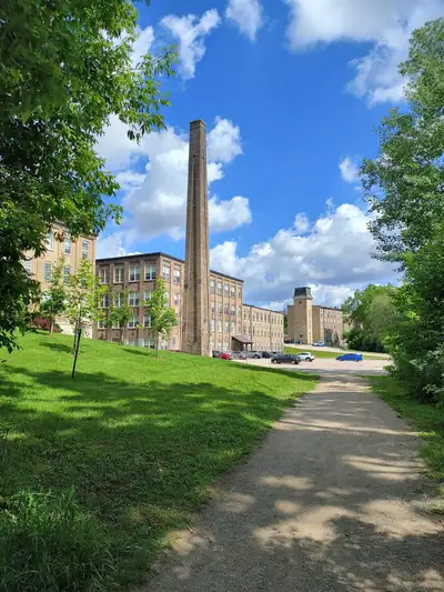 Immerse yourself in small-town charm in this beautiful apartment situated in the heart of Paris, Ont...