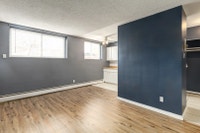 Amenities: Great Location • Parking Available • Quiet Building Suite & Building: Bachelor and one-be... (image 1)