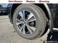 Panoramic Sunroof / Moonroof, Power Liftgate, CVT with Xtronic, AWD, 4.677 Axle Ratio, Air Condition... (image 5)