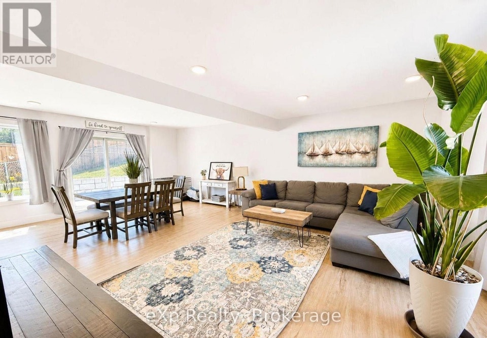 A UPPER - 340 NELSON STREET Kincardine, Ontario 5