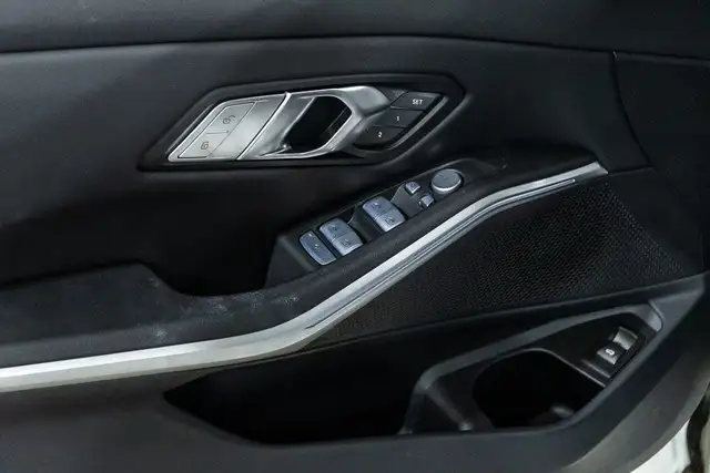2023 BMW 3 Series 330i xDrive | Groupe Premium | Volant in Cars & Trucks in City of Montréal - Image 19