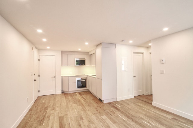1595 Rachel — photo 3