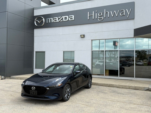 2021 Mazda Mazda3 Sport dans Autos et camions  à Winnipeg