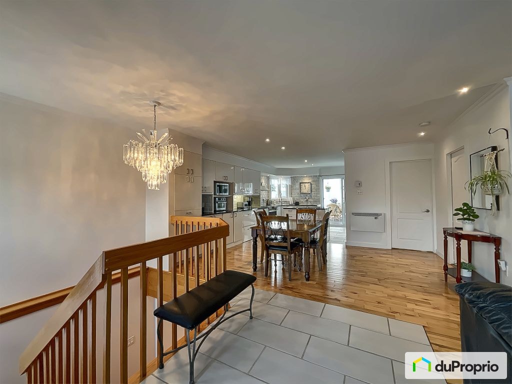 $685,000 - Bungalow for sale in St-Basile-Le-Grand — photo 3
