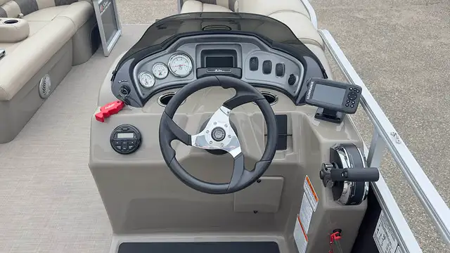 2020 Sun Tracker Party Barge 20 DLX -used pontoon boat in Powerboats & Motorboats in Prince Albert - Image 21