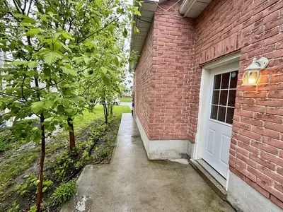 Gorgeous 2 Bed, 1 Bath Basement Apartment, West Barrie