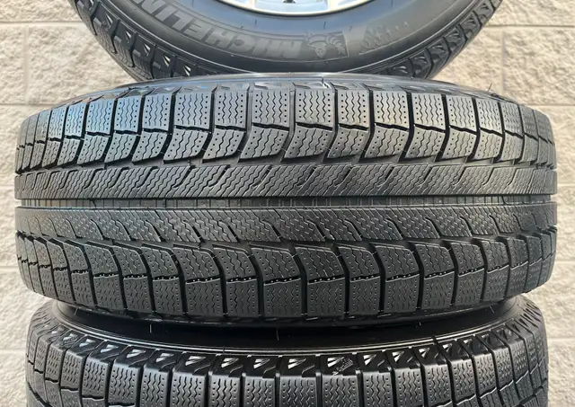 (95%) 4x Volvo XC60 18" OEM Winter Wheels Package in Tires & Rims in City of Toronto - Image 5