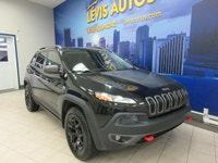 JEEP CHEROKEE 2016 TRAILHAWK V6 3.2L 4X4 TOUT ÉQUIPÉ / INTÉRIEUR EN CUIR NOIR CHAUFFANT / VOLANT CHA... (image 2)