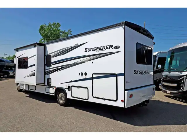 2024 Forest River Sunseeker 3250 2 extension 2024 + lit superpos in RVs & Motorhomes in Laval / North Shore - Image 42