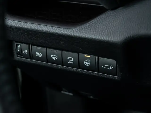 2020 Toyota RAV4 LIMITED|HYBRID|AWD|NAV|ROOF|LEATHER|BACKUP|CLEA in Cars & Trucks in City of Toronto - Image 15