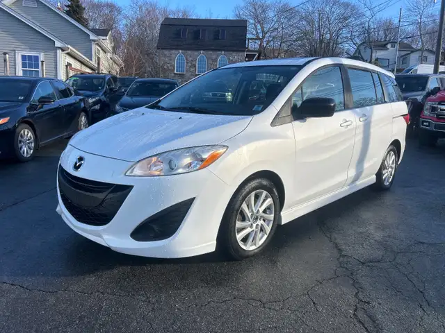 2016 Mazda 5 GS 6 Passenger, Easy on Fuel in Cars & Trucks in Dartmouth - Image 2