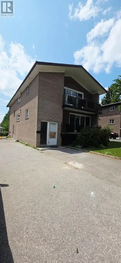 2 - 30 CANLISH ROAD Toronto (Dorset Park), Ontario