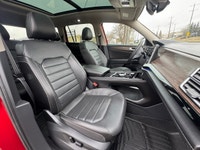 This vehicle is equipped with: 2.0L 4 cylinder turbocharged engine 8-Speed Automatic Transmission Ba... (image 9)