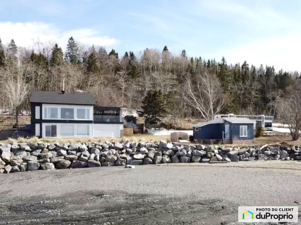 $659,000 - Raised Bungalow for sale in Rimouski (Rimouski) — photo 2