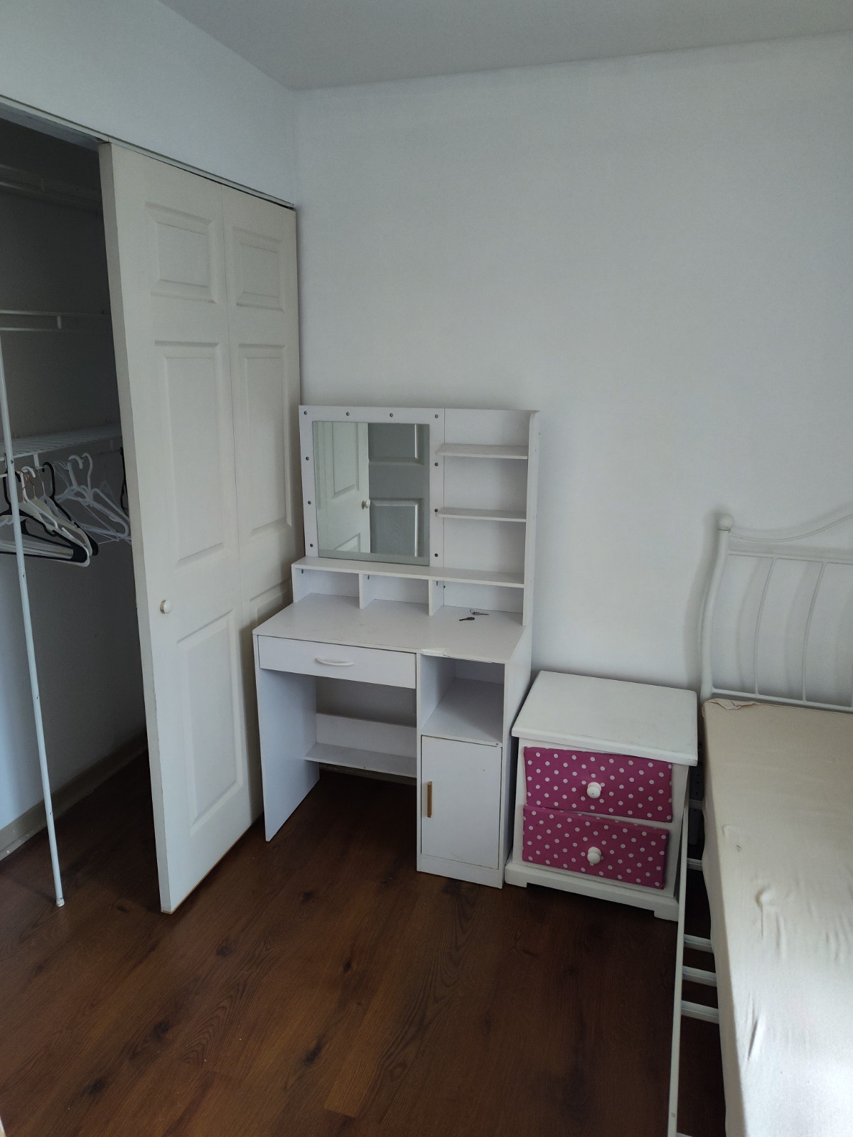 Rooms available in shared apartments,immediate or Sep1,furnished — photo 1