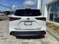 Turbocharged,All Wheel Drive,Keyless Entry,4-Wheel Disc Brakes,ABS,A/C,Brake Assist,Power Steering,P... (image 4)