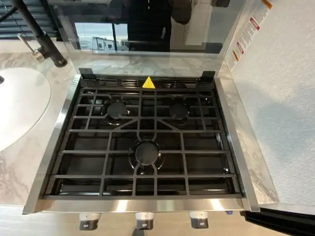 2023 EAST TO WEST Entrada 2200S in RVs & Motorhomes in Bedford - Image 28