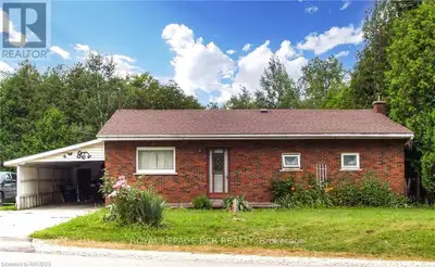 There is plenty of opportunity for this home and property. Located on almost one acre (0.91 acres),...