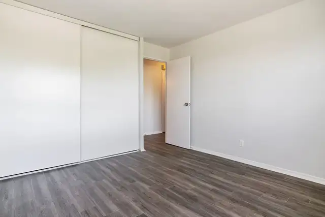 Pontiac Court Highrise - 2 Bedroom available at 1270 Pontiac Cou in Long Term Rentals in Sarnia - Image 15