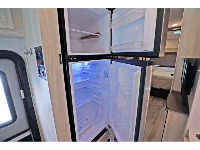 2024 Forest River Sunseeker 3250 2 extension 2024 + lit superpos in RVs & Motorhomes in Laval / North Shore - Image 16