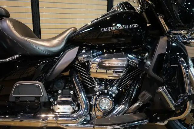2019 Harley-Davidson Electra Glide Ultra Limited in Sport Touring in Medicine Hat - Image 6