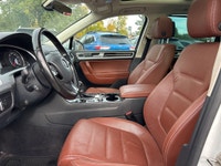Double L Motors Ltd. 2017 Volkswagen Touareg Adventure Ready, Luxury Loaded! This Touareg brings Ger... (image 9)