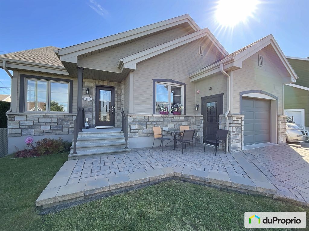 $665,000 - Bungalow for sale in Rimouski (Rimouski) — photo 1
