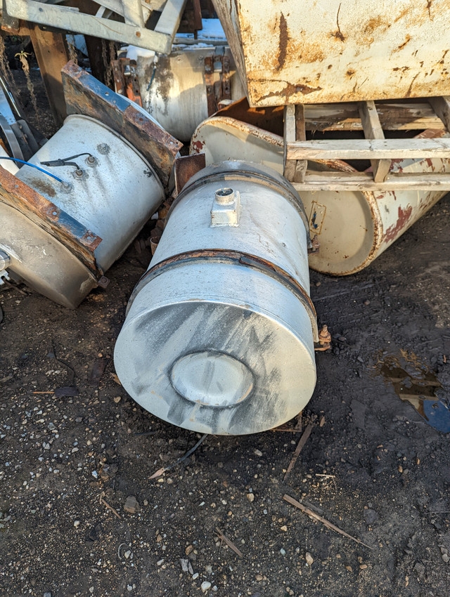 Reefer Fuel Tank in Heavy Equipment Parts & Accessories in Kitchener / Waterloo