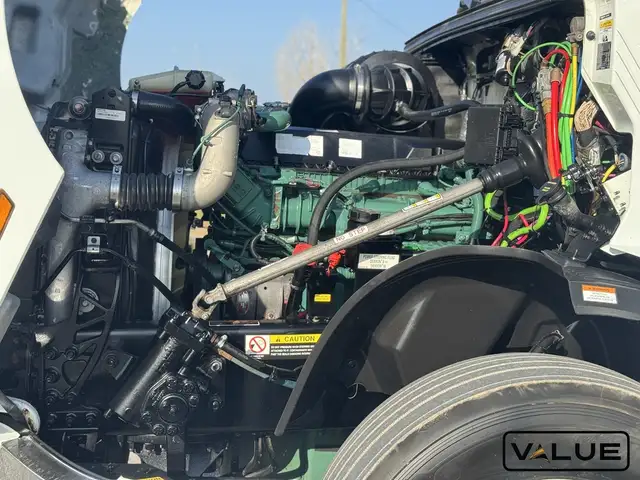 2022 Volvo VNL760 D13 | 455HP | 2.79 RATIO | I-SHIFT in Heavy Trucks in Calgary - Image 15