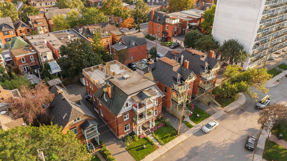 MacLaren Heritage Collection: Apartment for rent in MacLaren Her 2