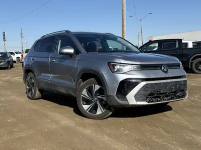 AMVIC Licensed Dealer * Heated Front Seats * Heated Steering Wheel * Rear Vision Camera * Wireless C...