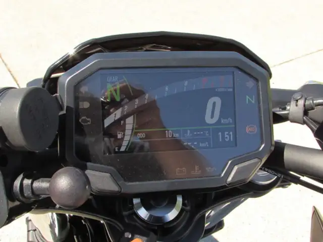 2021 Kawasaki Z650 ABS in Sport Bikes in Leamington - Image 9