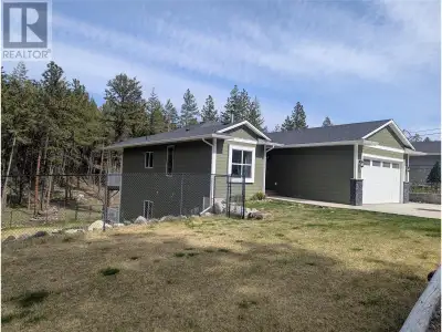 Enjoy this wonderfully quiet country rural lifestyle nestled in nature. Peace from busy city living...
