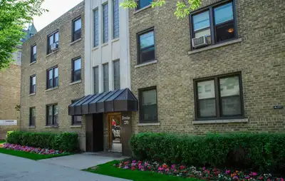 This building is full of character and in the heart of the action. The Drake is located on Broadway,...