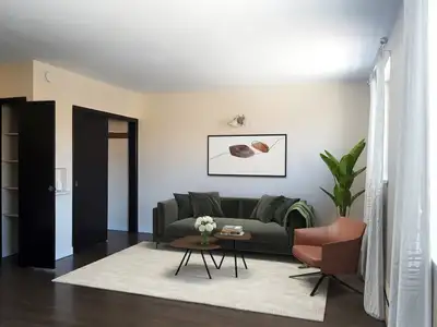 St. James - Bachelor Suite Available