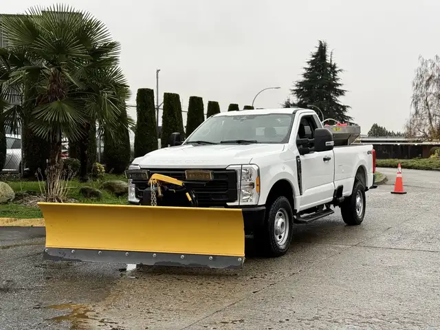 2023 Ford F-250 XL 4X4 Plow Truck with Sander in Heavy Trucks in Regina - Image 5