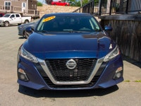 [190,000km AC / Tilt & Telescopic Steering / Power Windows-Mirrors-Locks-Keyless Entry / Cruise Cont... (image 2)