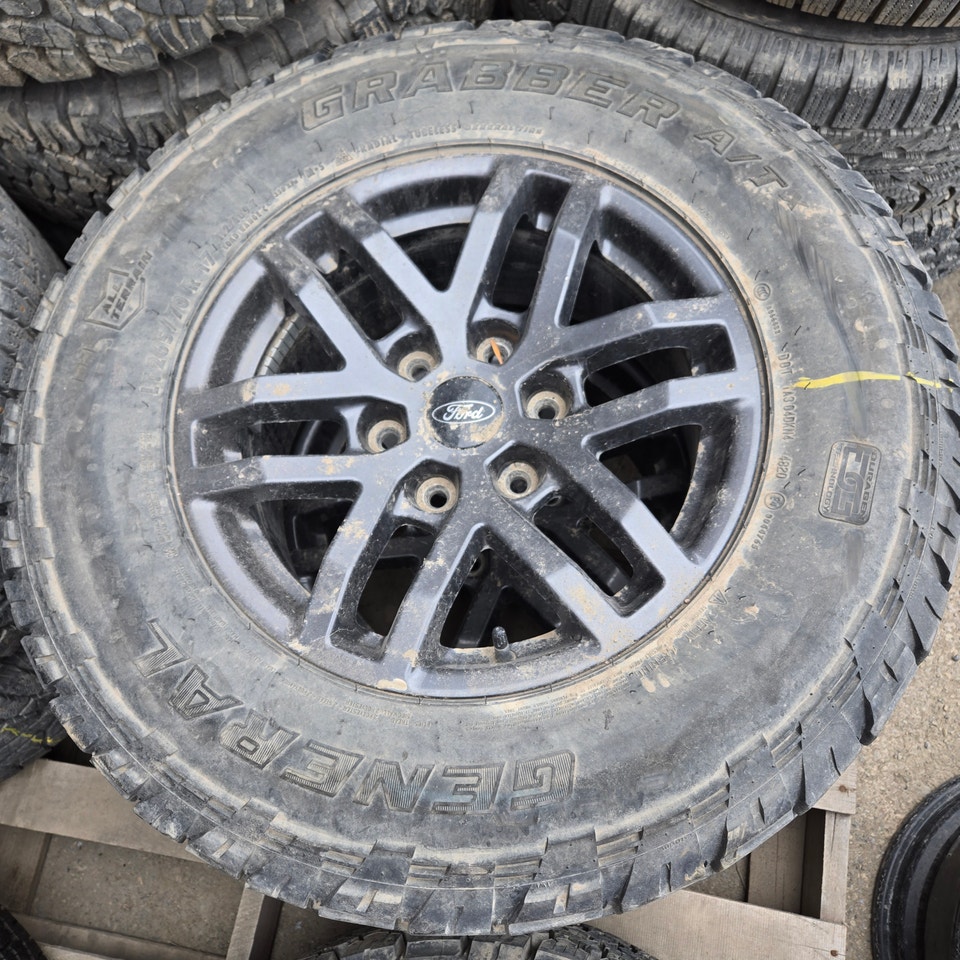 SET OF 2 – 265/70R17 GENERAL GRABBER WINTER TIRES ON RIMS | Auto Body ...