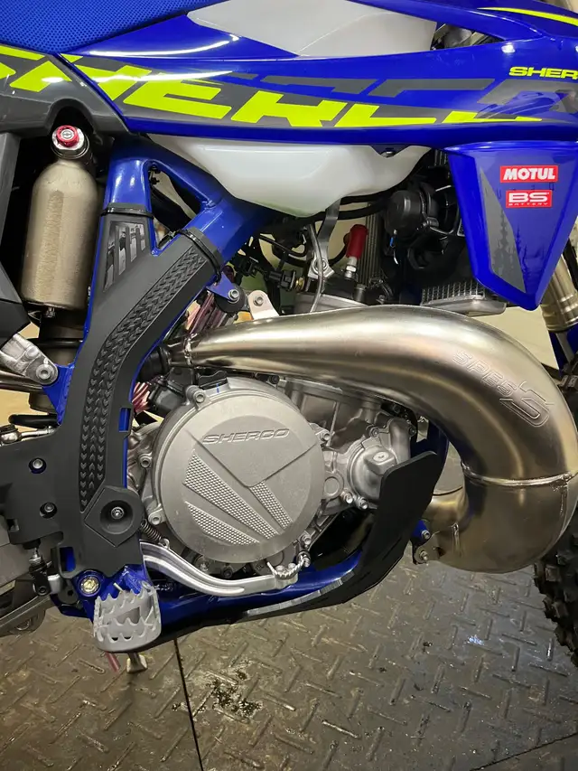 2025 SHERCO SE 250 FACTORY 2T MOTO NEUVE 0 KM AUBAINE FIN DE SAI in Other in Lac-Saint-Jean - Image 4