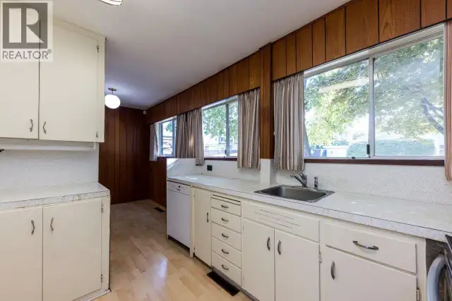1161 REDWOOD STREET North Vancouver, British Columbia in Houses for Sale in North Shore - Image 6